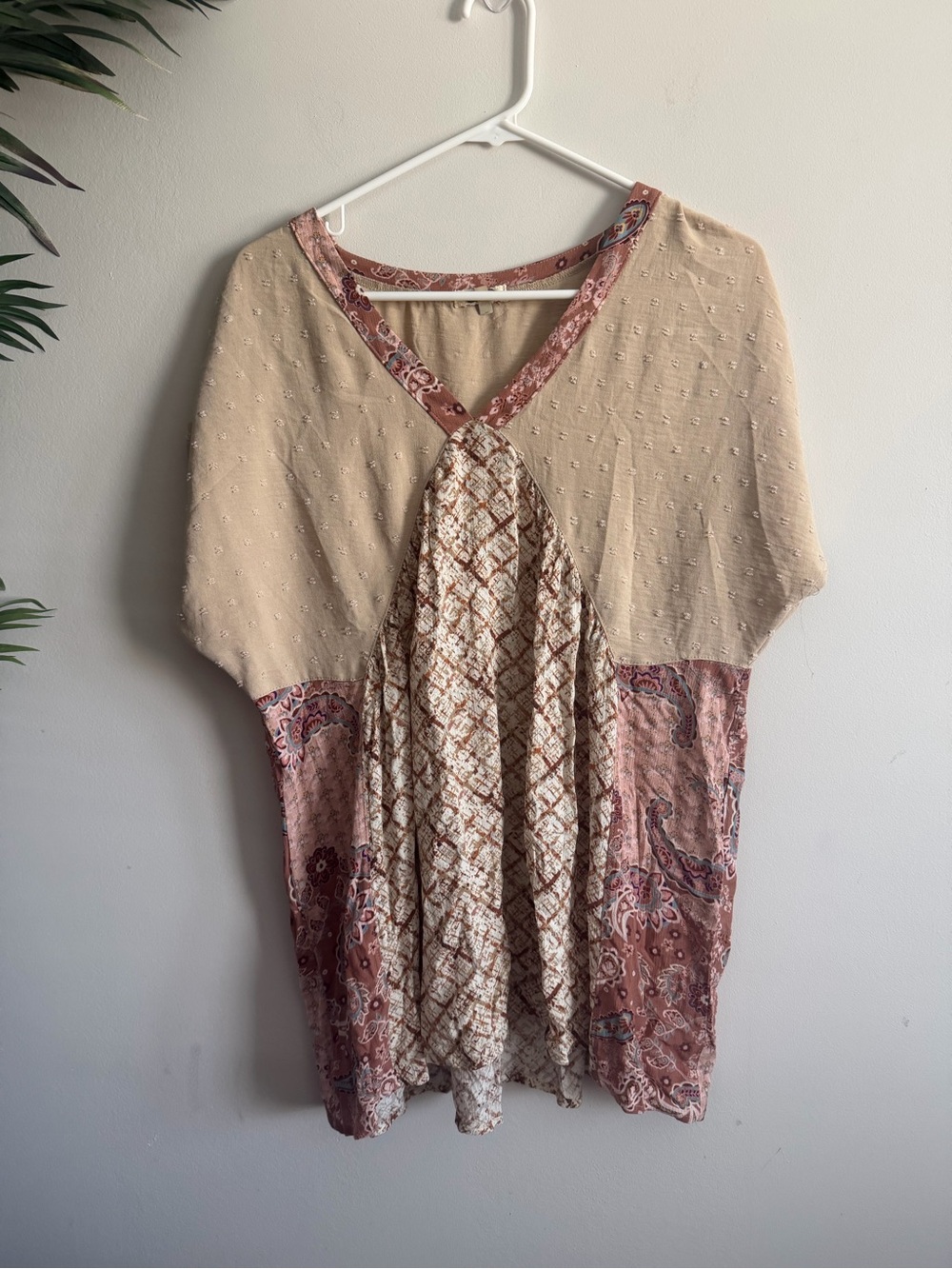 gimmicks by BKE Cream and Rose Paisley Mixed-Print V-Neck Tunic
